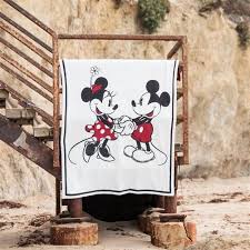 Barefoot Cozy Chic Classic Disney Mickey And Minnie Baby Blanket
